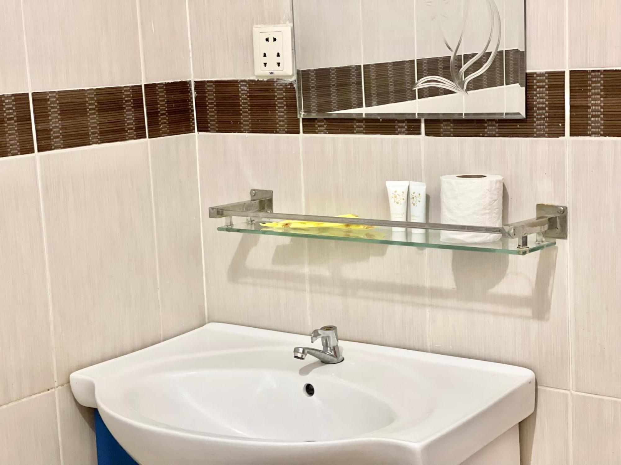 Rs Central Apartments - 200M To Royal Palace Phnompen Kültér fotó